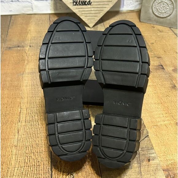 Vionic Women's Elodie Leather Lug Sole Loafers Cream Leather - Picture 8 of 11